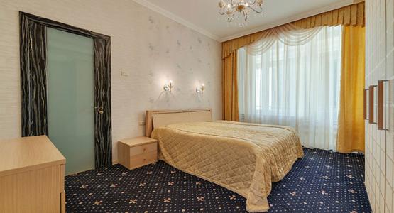 Спальня в 2 местном 2 комнатном Люксе, Корпус А санатория Горный воздух в Железноводске